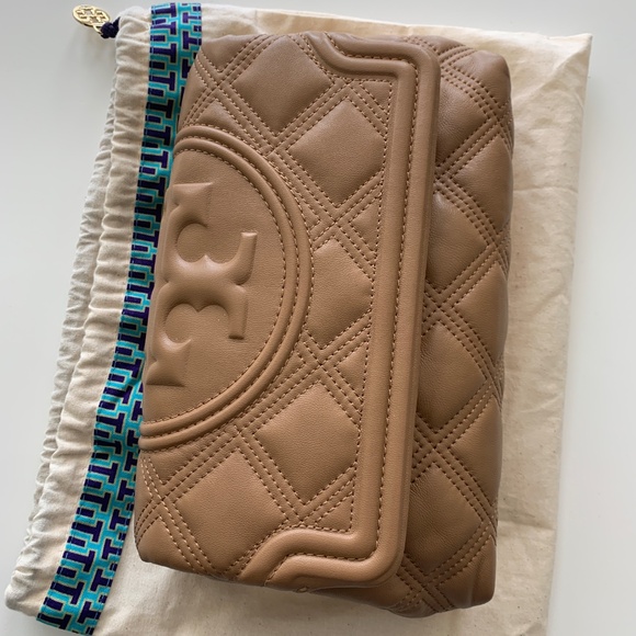 Tory Burch Fleming Soft Clutch - Picture 3 of 11